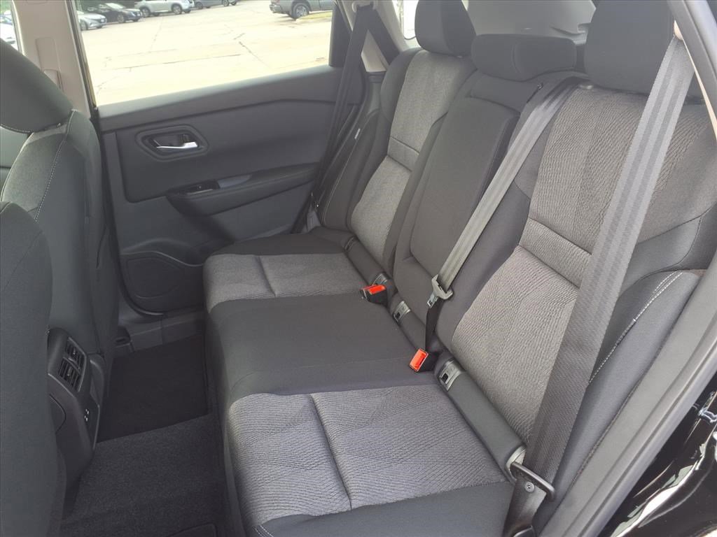 2026 Nissan Rogue SV photo 8