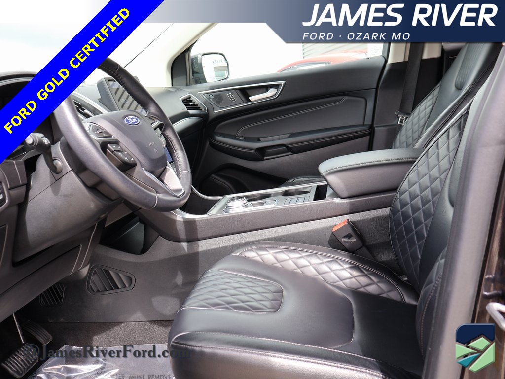 2024 Ford Edge Titanium photo 17