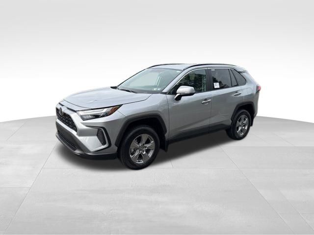 2025 Toyota RAV4 XLE's photo