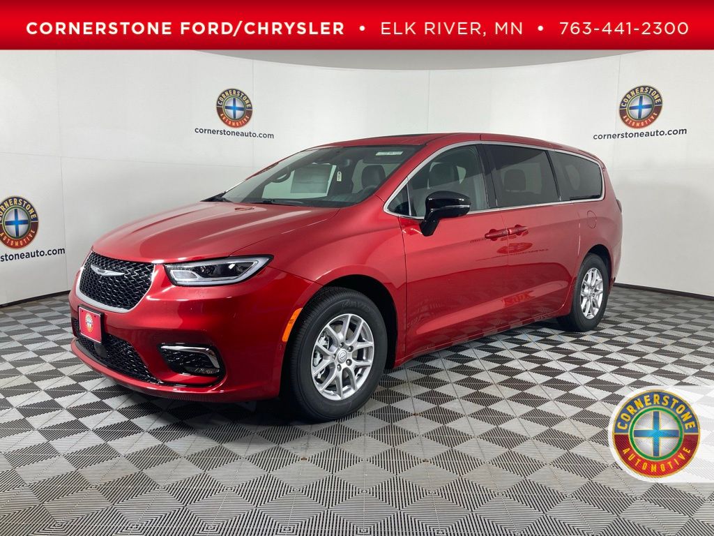 2026 Chrysler Pacifica Select's photo