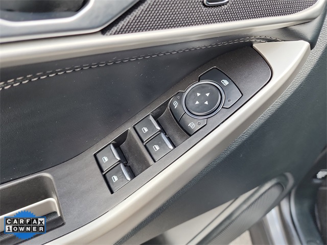2023 Ford Explorer XLT photo 12