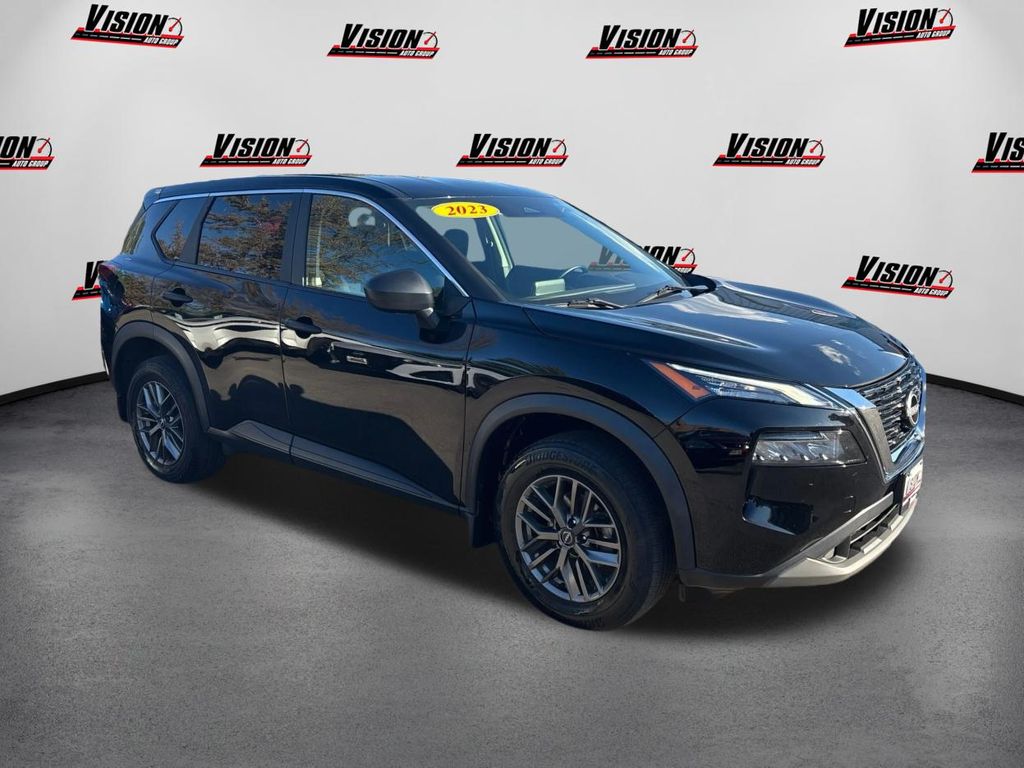 2023 Nissan Rogue S photo 3