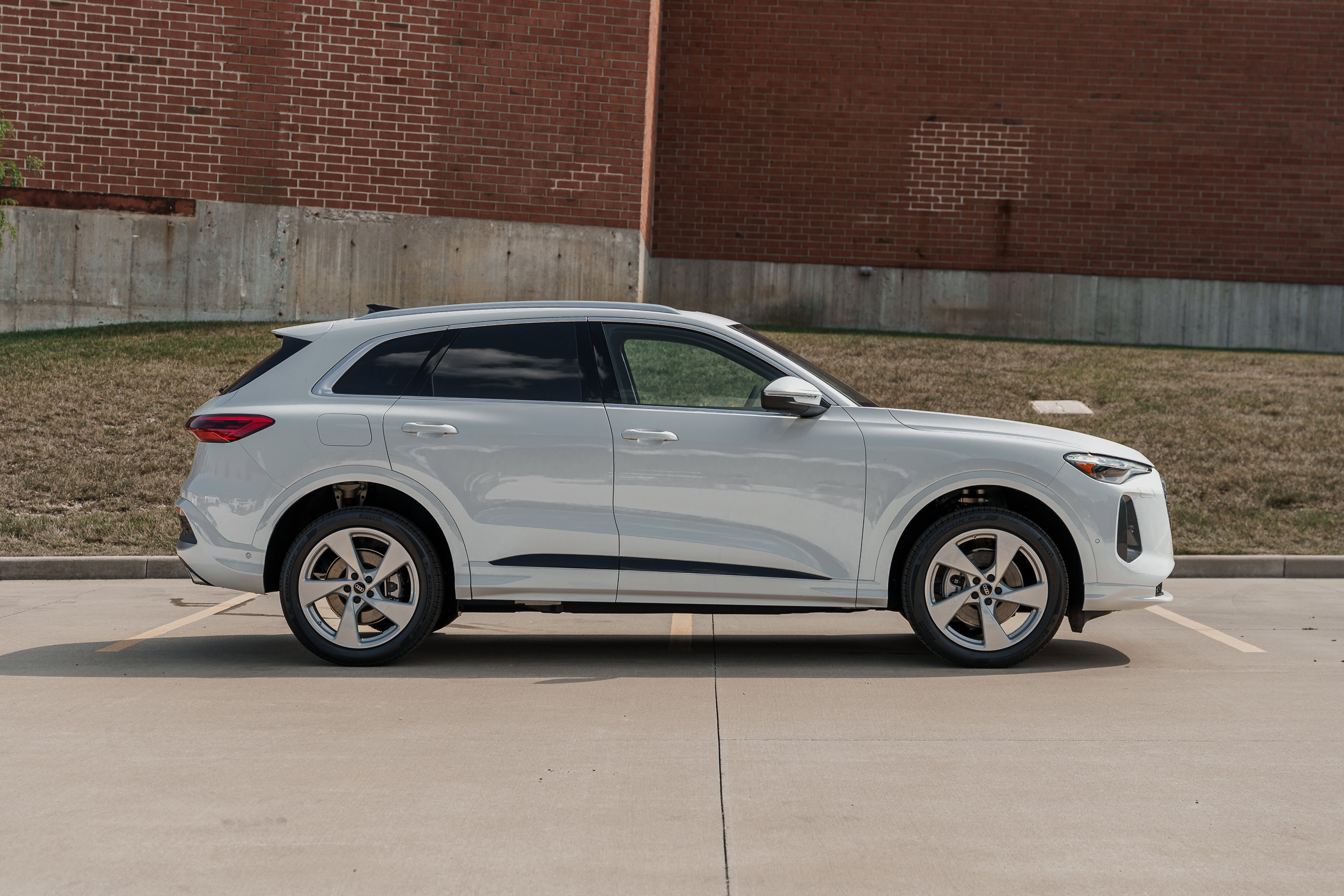 2025 Audi Q5 Premium Plus photo 3
