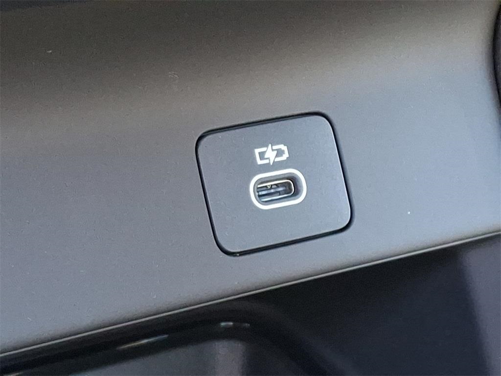 2025 Land Rover Discovery Sport Dynamic SE photo 11