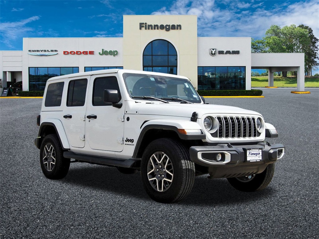 2025 Jeep Wrangler 4-Door Sahara's photo
