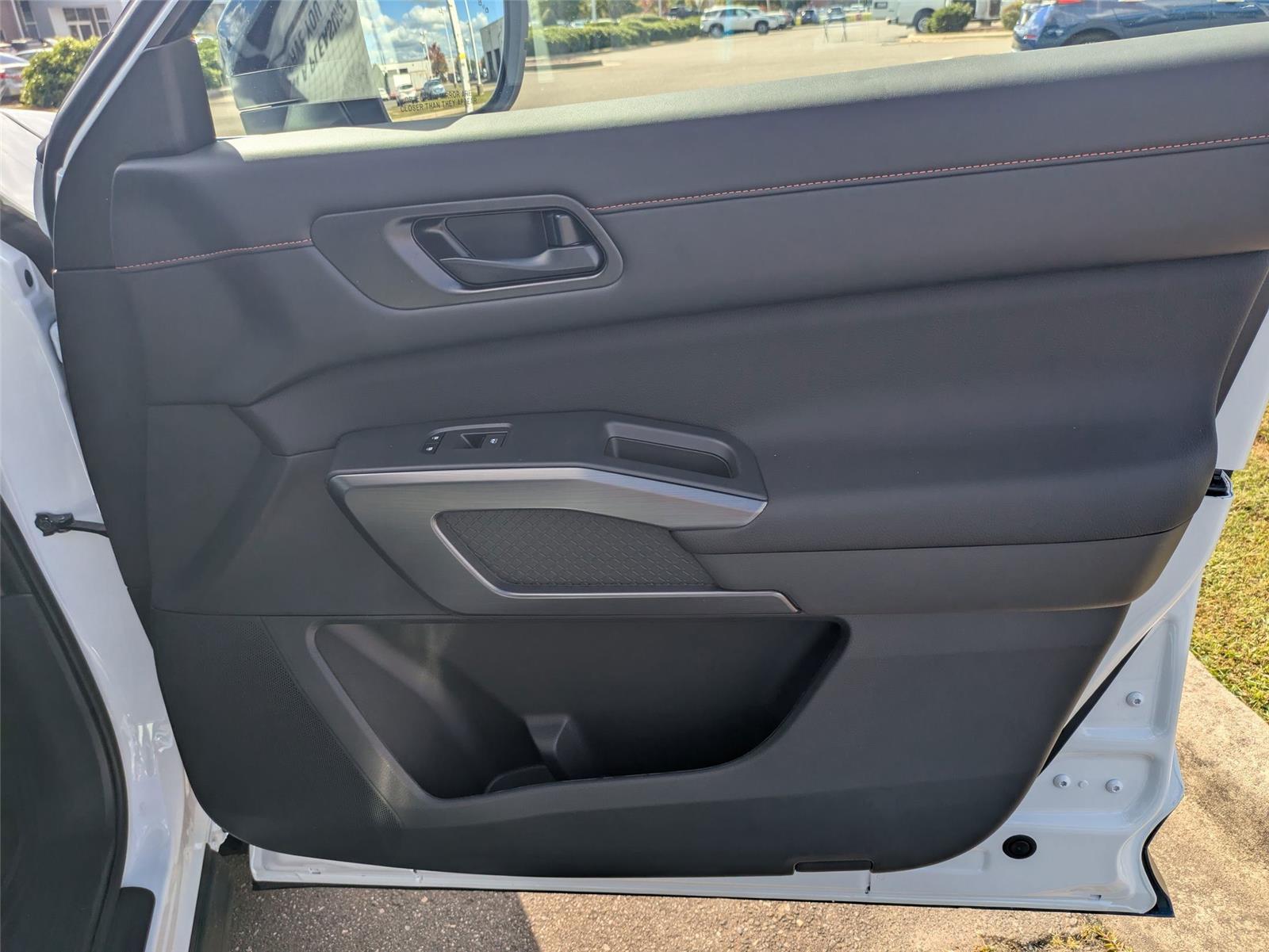 2025 Nissan Pathfinder Rock Creek photo 28