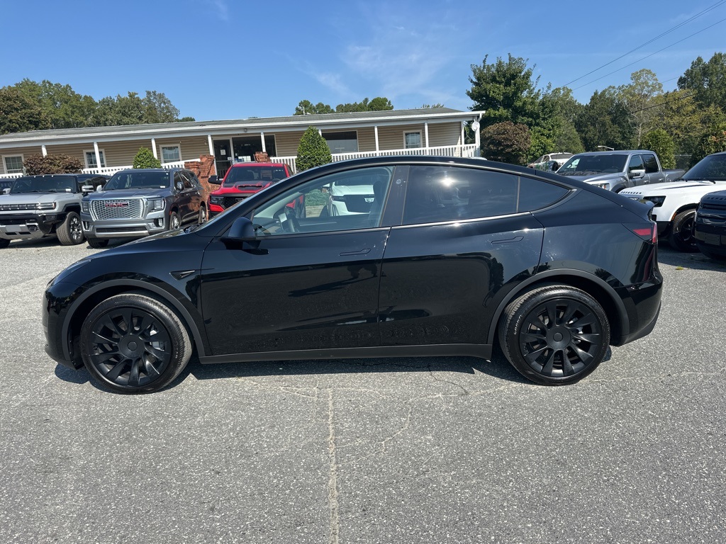 2024 Tesla Model Y Long Range photo 2