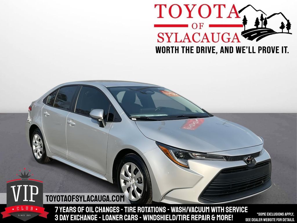 2025 Toyota Corolla LE's photo