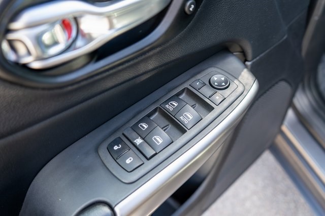 2022 Jeep Cherokee Limited photo 10