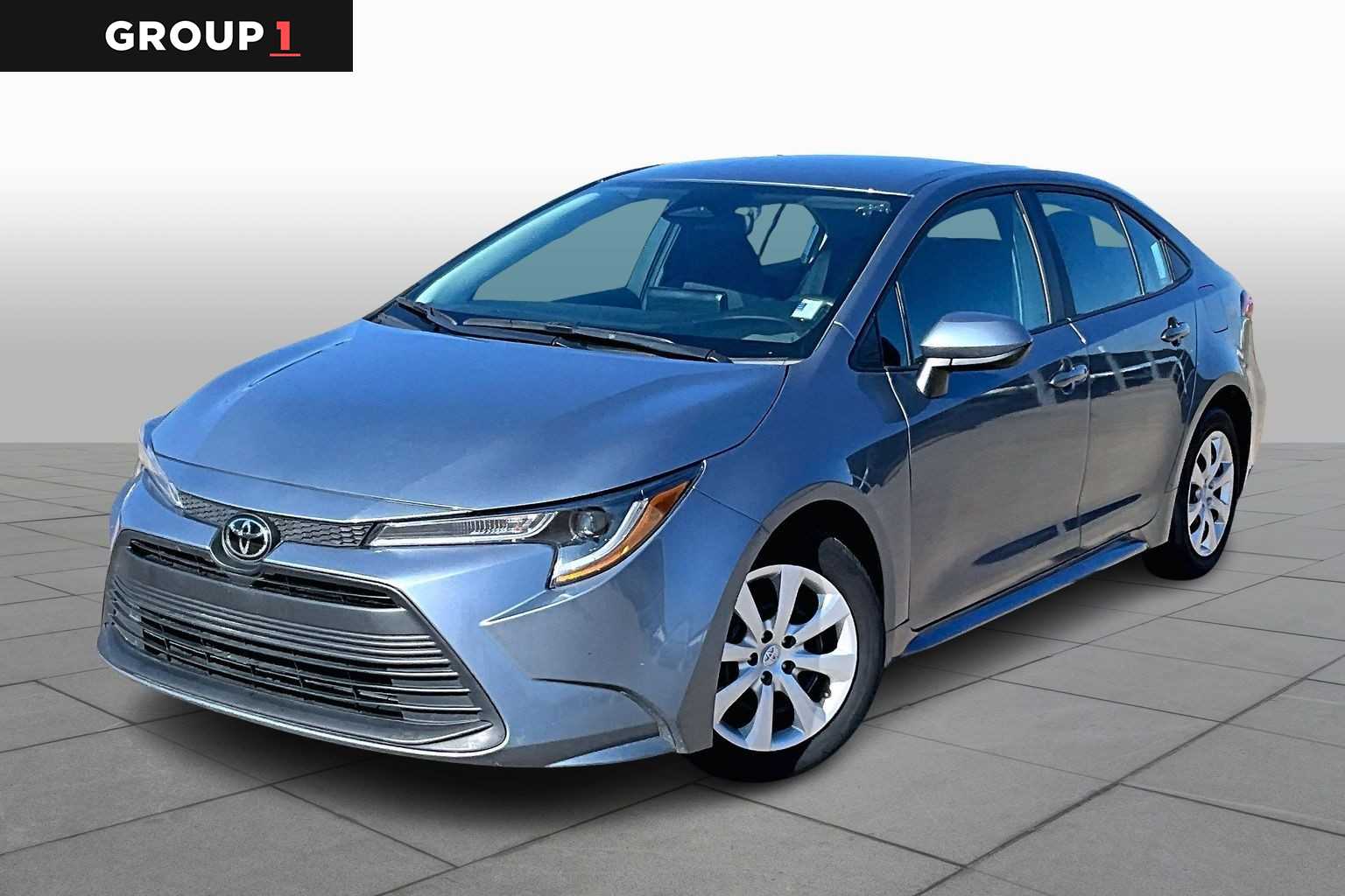 2025 Toyota Corolla LE's photo