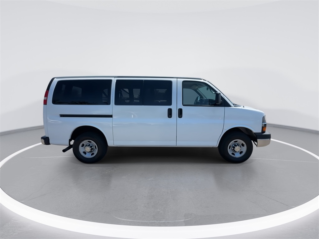 2014 Chevrolet Express 3500 LT photo 17