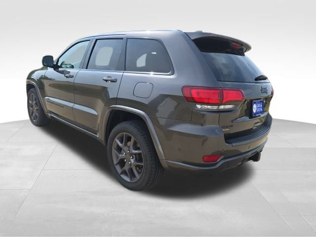 2021 Jeep Grand Cherokee Anniversary Edition photo 2