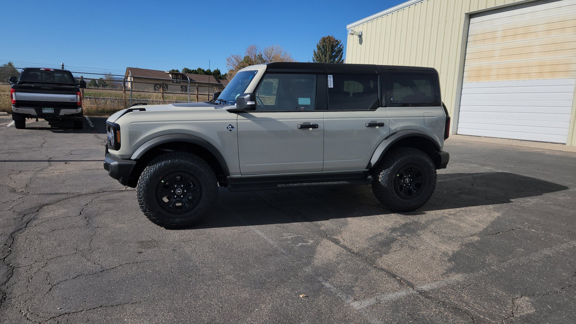2025 Ford Bronco Outer Banks photo 3