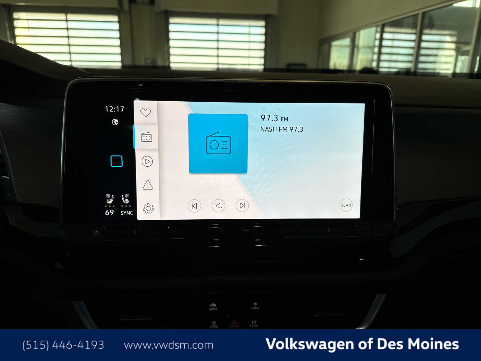 2025 Volkswagen Atlas Cross Sport SE Technology photo 15