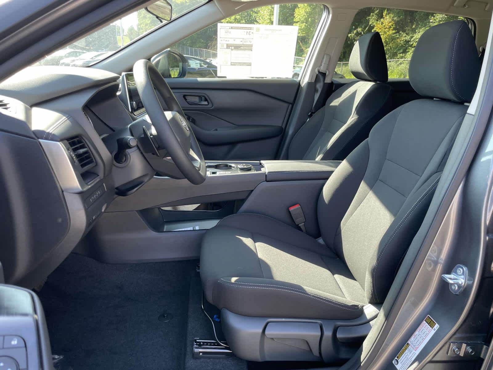 2026 Nissan Rogue S photo 10