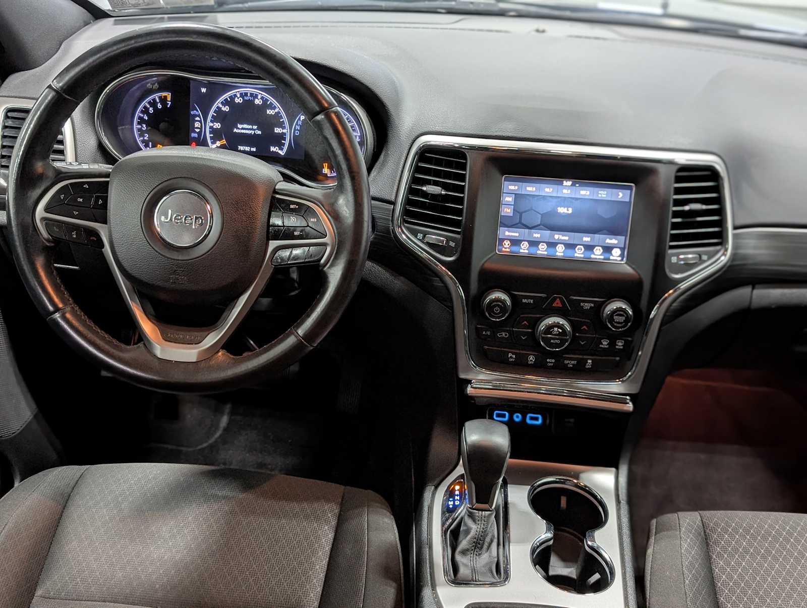 2019 Jeep Grand Cherokee Laredo photo 3