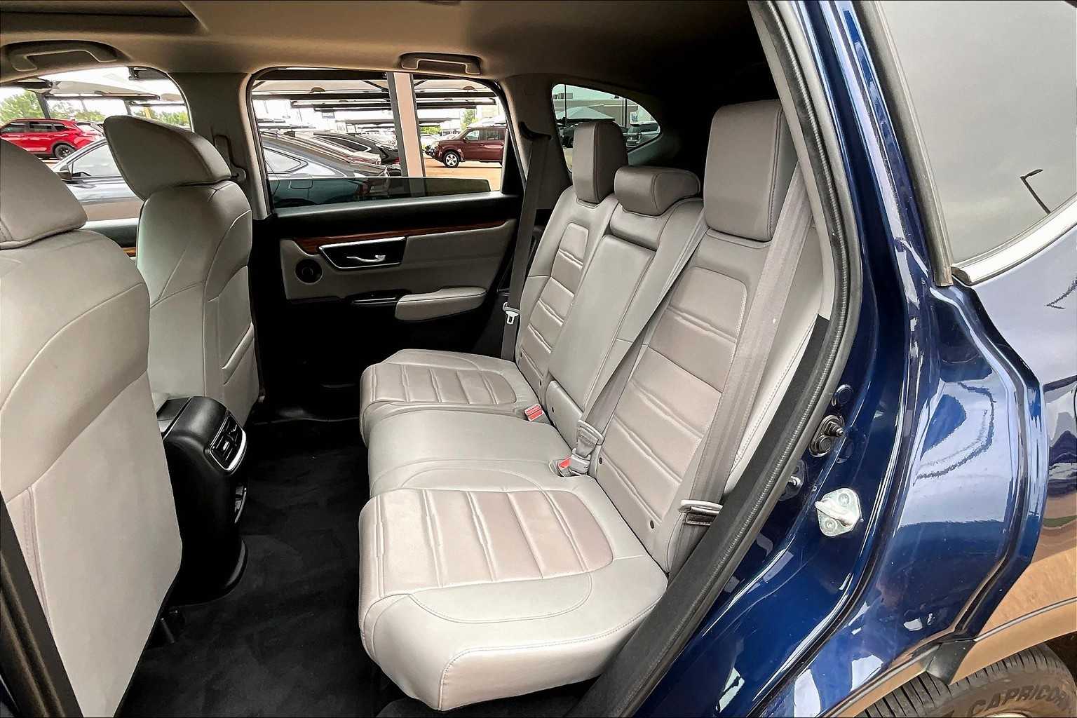 2022 Honda CR-V Hybrid Touring photo 19