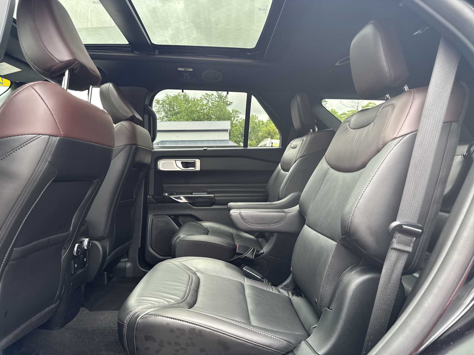 2022 Ford Explorer Platinum photo 60