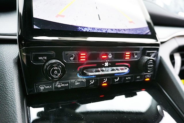 New 2023 Diamond Black Crystal Pearl-Coat Exterior Paint Jeep 4xe image 38