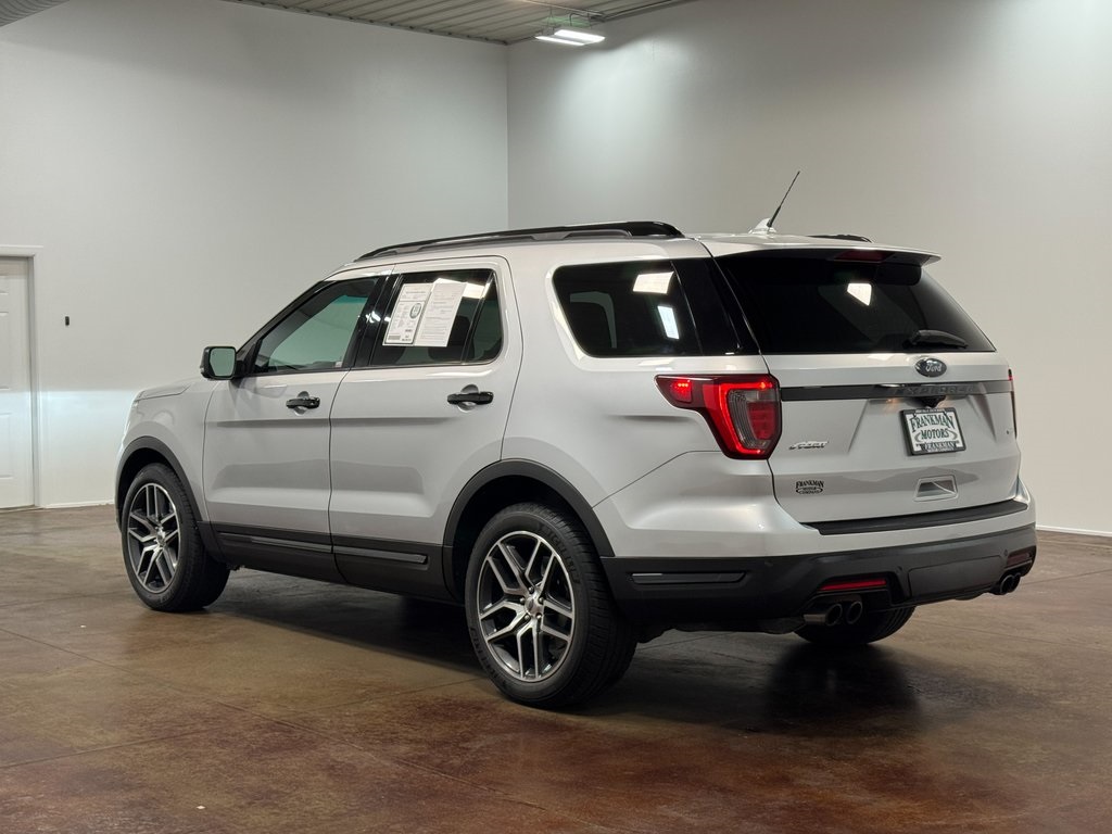 2019 Ford Explorer Sport photo 4