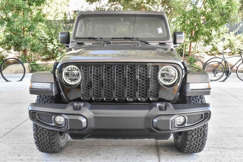 2022 Jeep Gladiator Willys photo 2