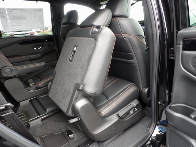 2025 Honda Pilot TrailSport photo 47