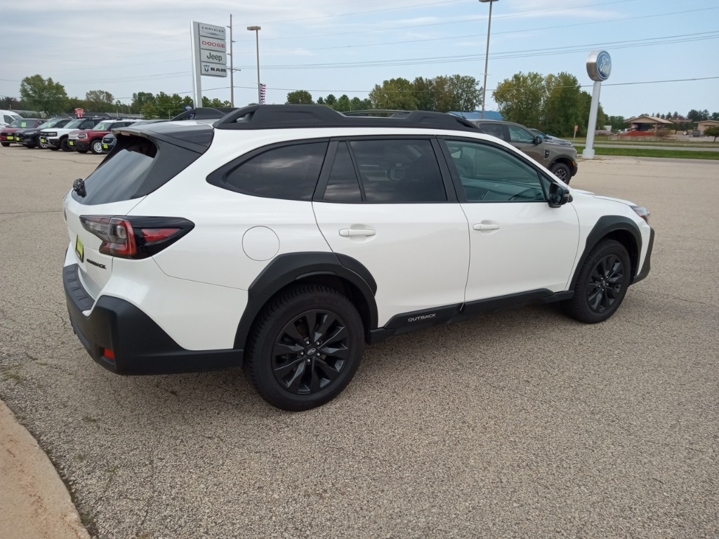 2023 Subaru Outback Onyx Edition photo 6