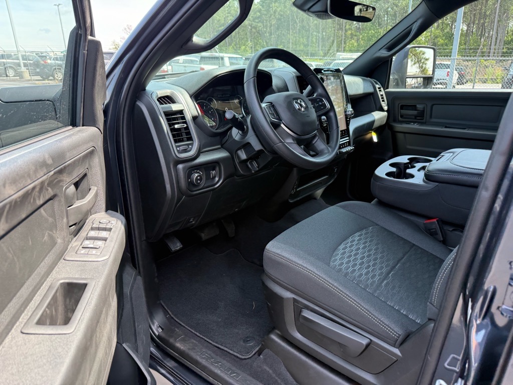 2025 Ram 2500 Tradesman photo 2