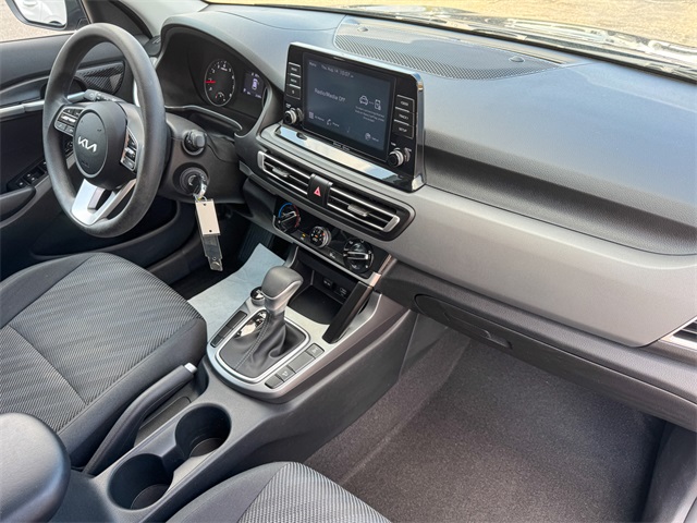 2023 Kia Seltos LX photo 21