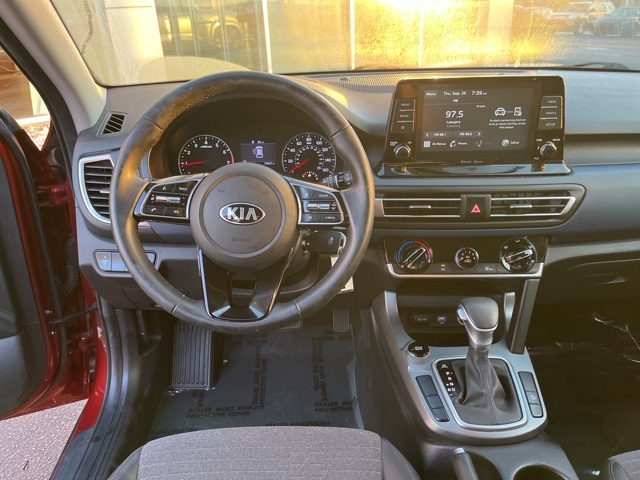 2021 Kia Seltos S photo 16