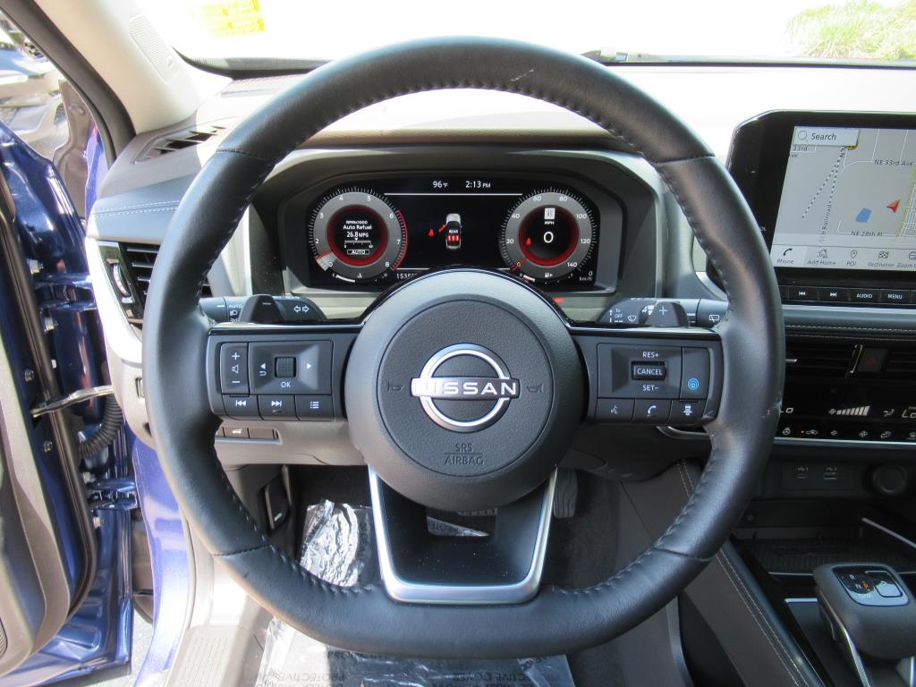 2023 Nissan Rogue Platinum photo 17