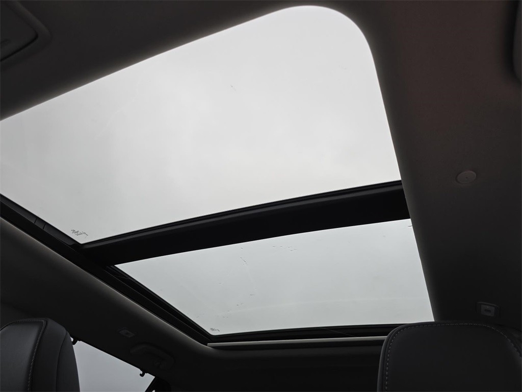 2025 Honda Pilot Touring photo 2