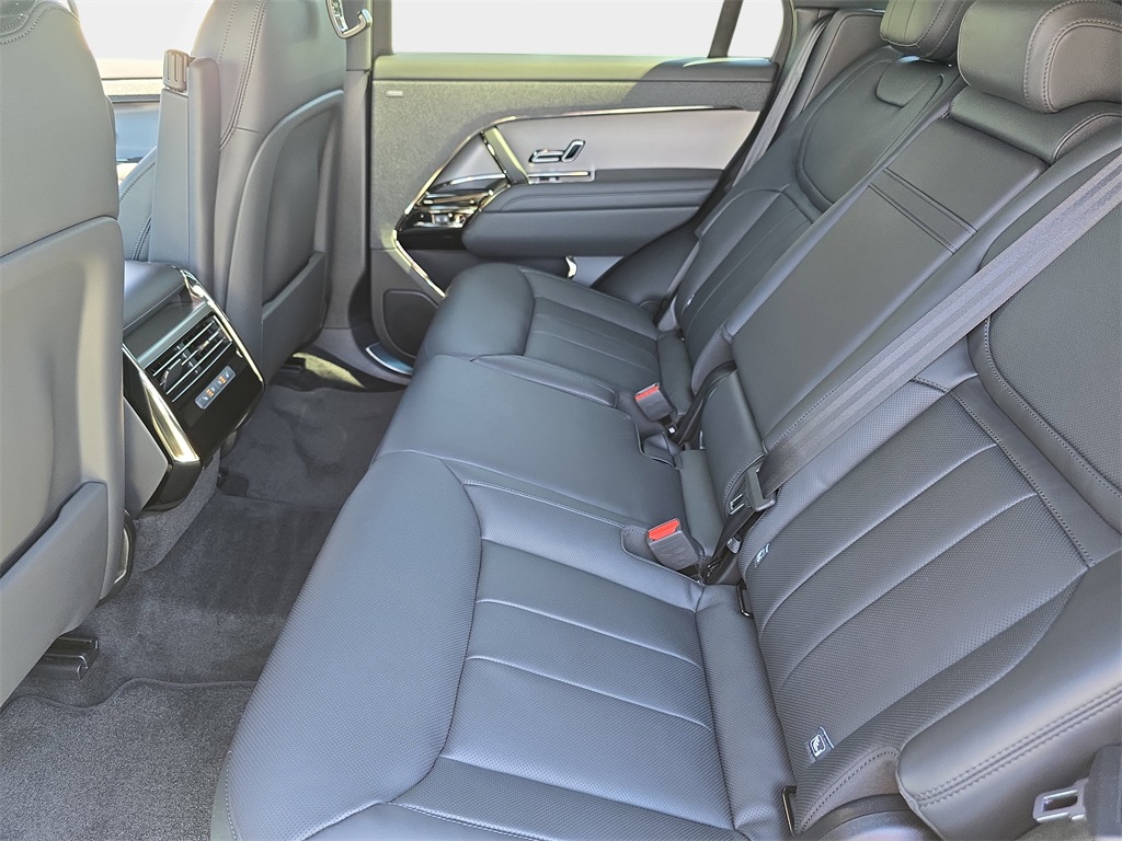 2025 Land Rover Range Rover Sport SE photo 15