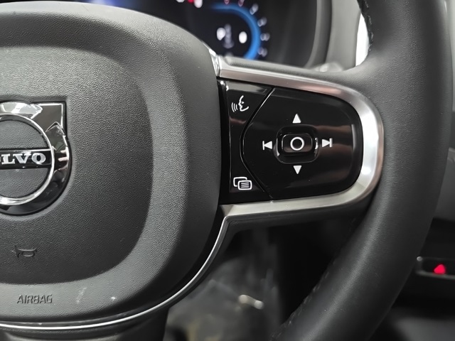2023 Volvo XC90 B5 Core photo 19