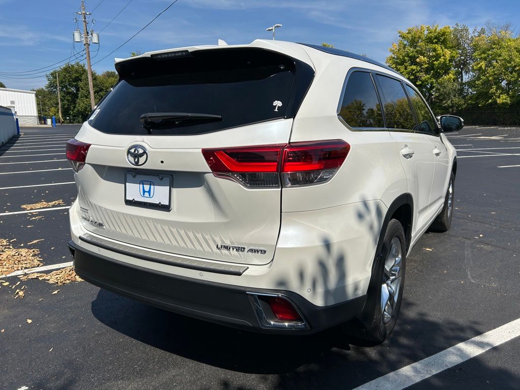 2019 Toyota Highlander Limited photo 4