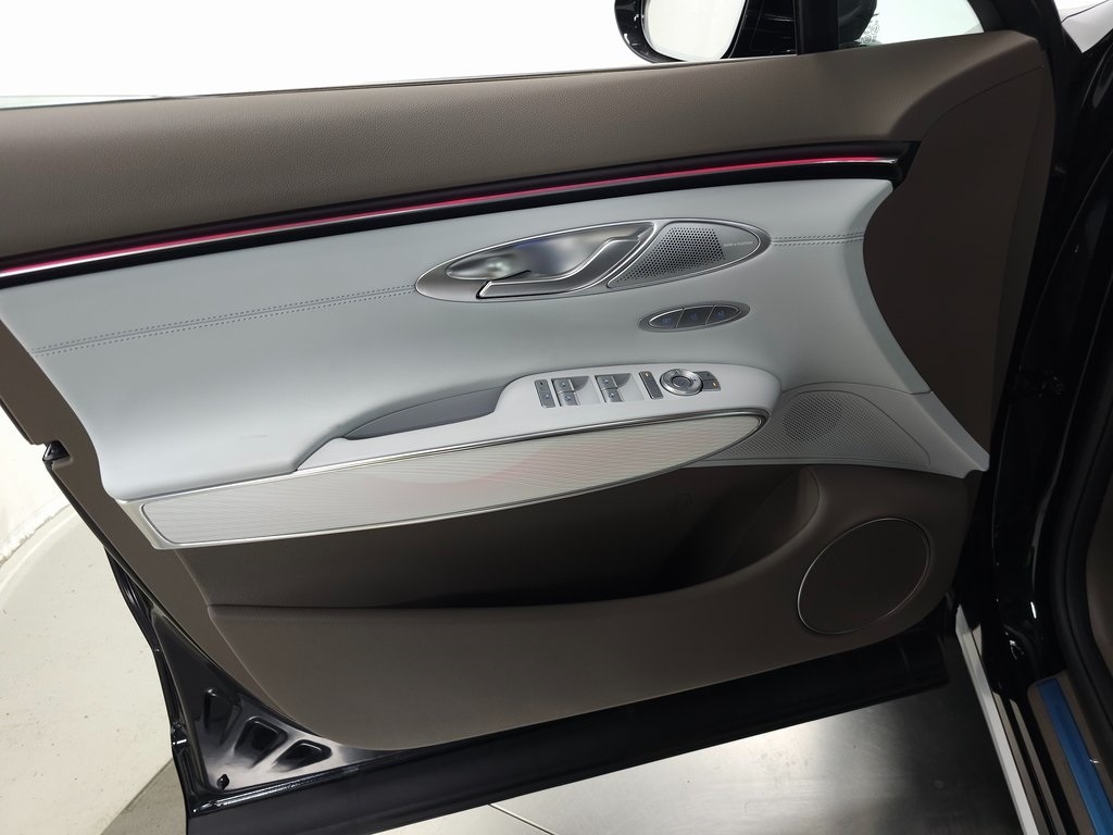 2026 Genesis GV70 2.5T Advanced photo 9
