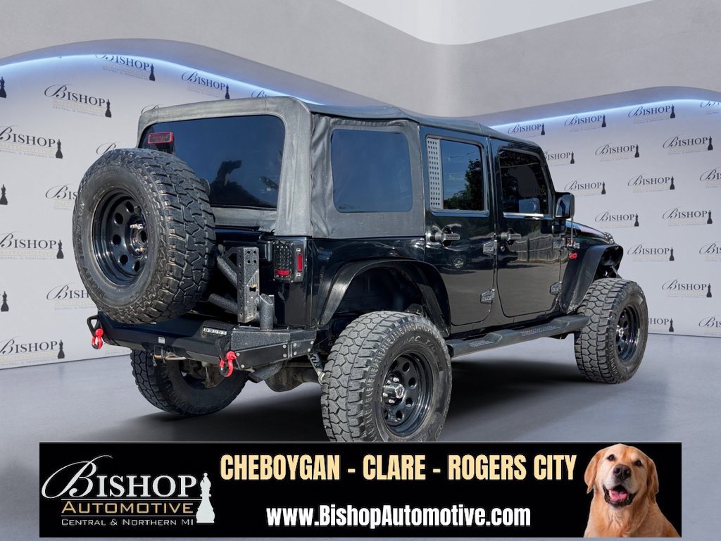 2014 Jeep Wrangler Unlimited Sahara photo 8