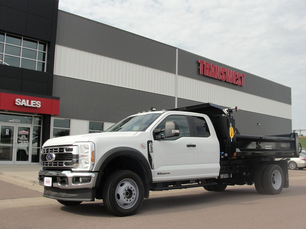 2025 Ford F-550 Super Duty Chassis Cab XL's photo