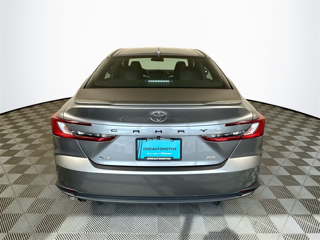 2025 Toyota Camry SE photo 11