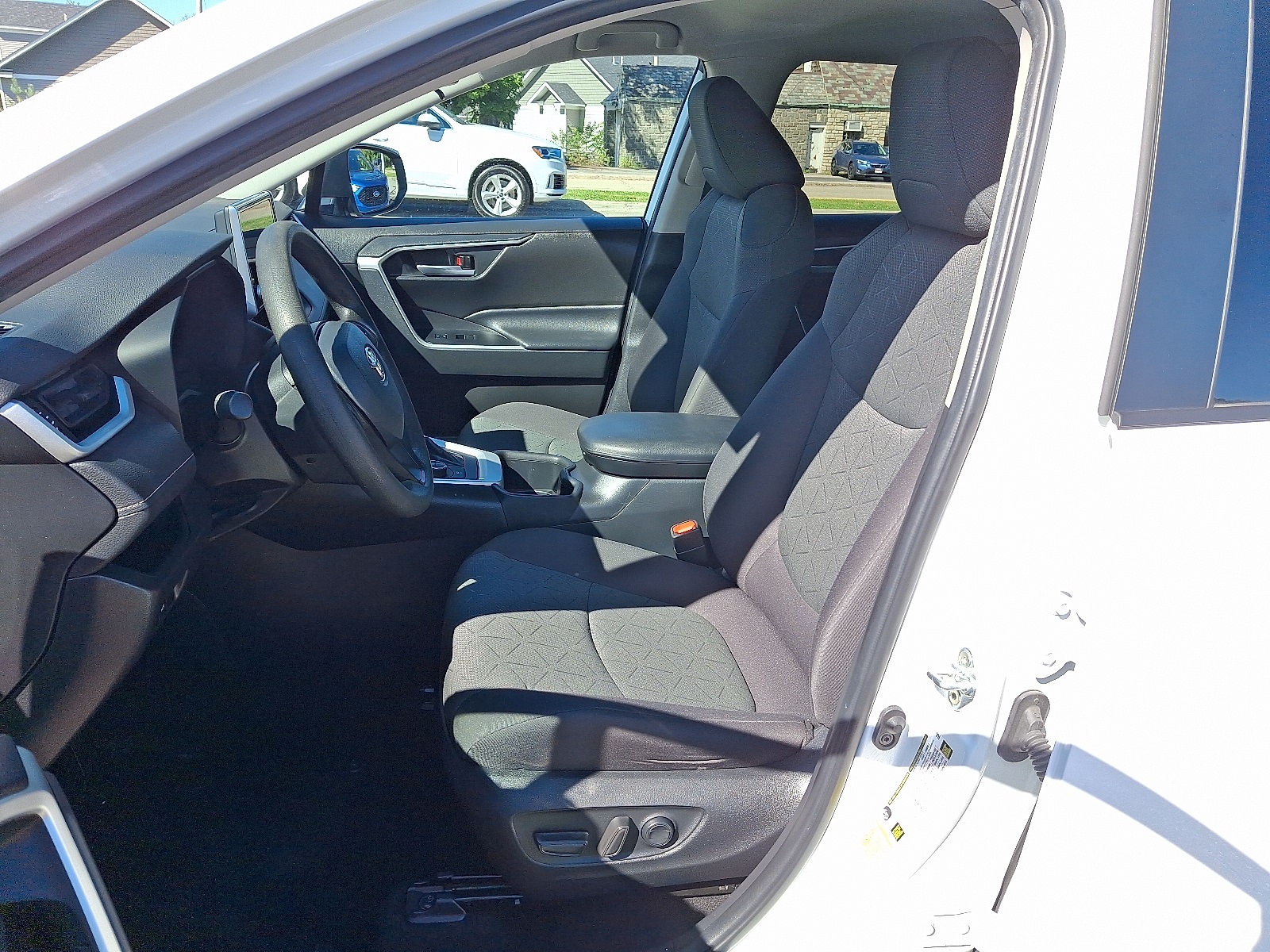 2023 Toyota RAV4 Hybrid photo 12