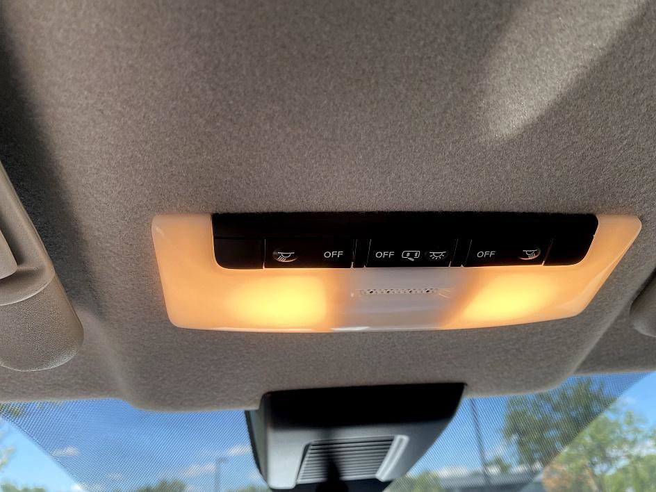 2023 Nissan Kicks S photo 12