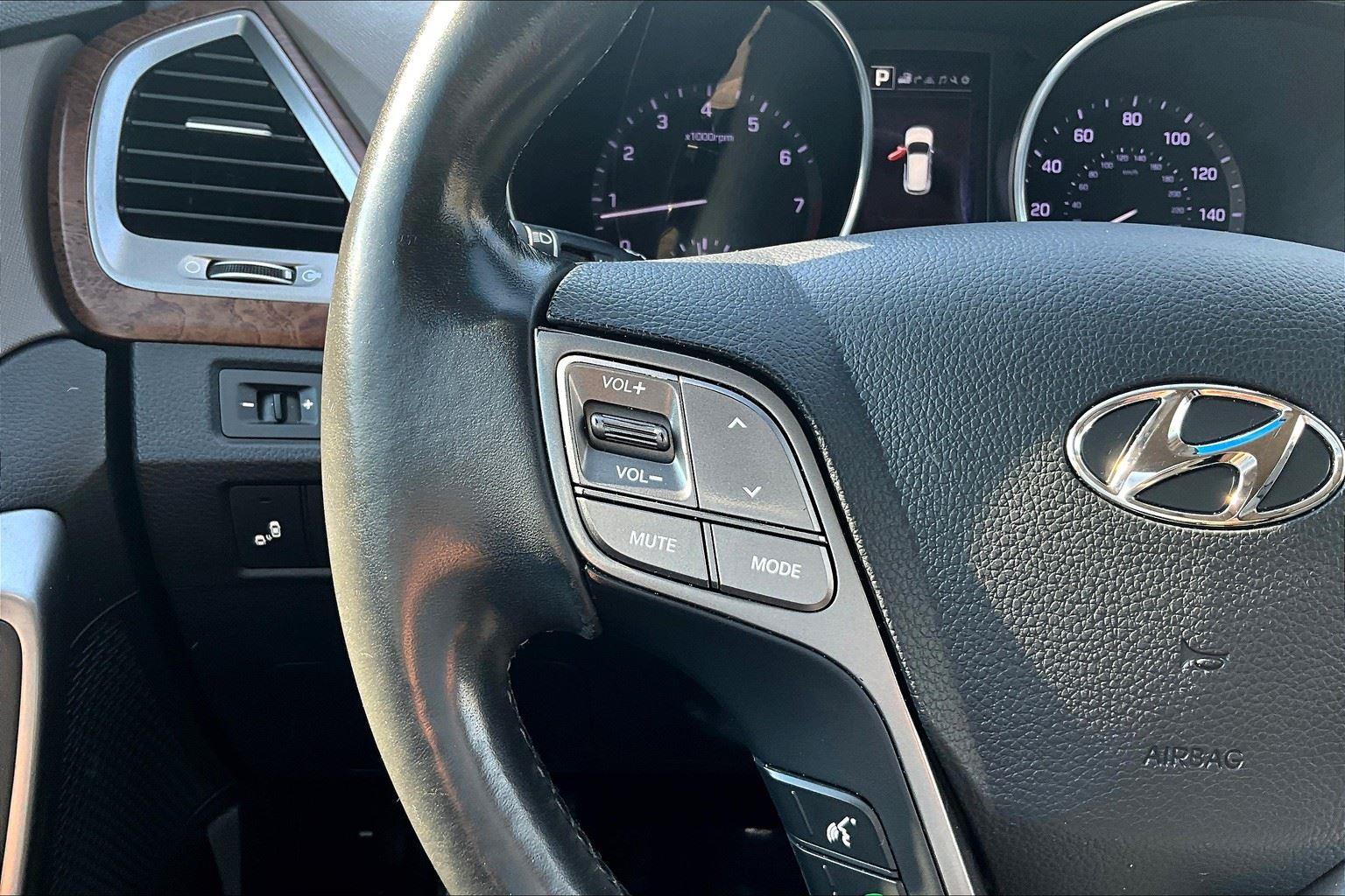 2017 Hyundai Santa Fe Limited Ultimate photo 15