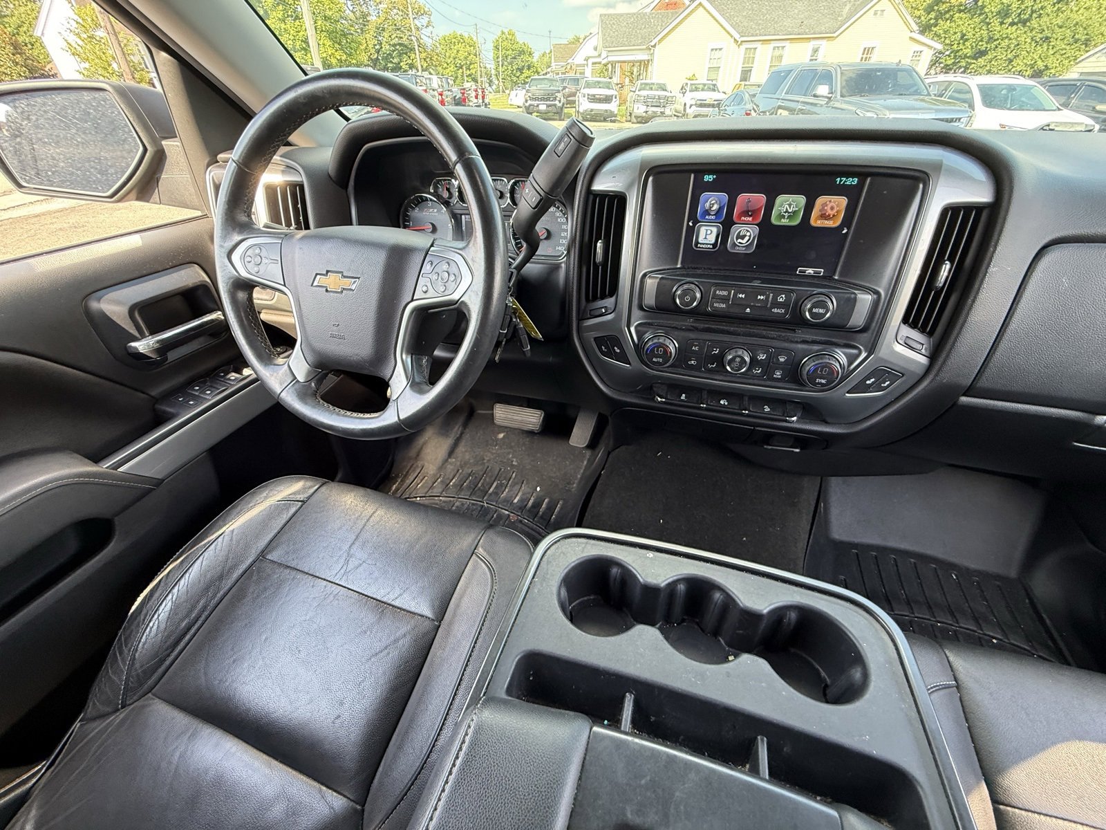 2014 Chevrolet Silverado 1500 LT photo 3