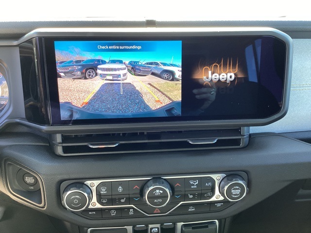 2025 Jeep Gladiator Sport photo 11