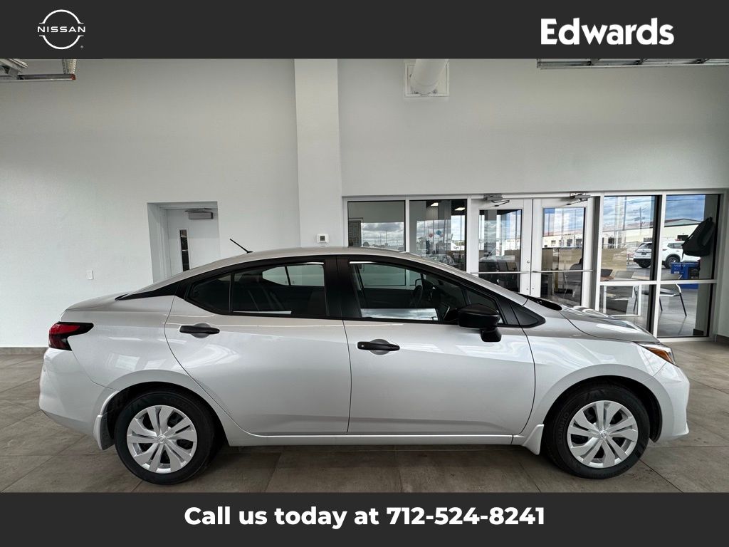 2025 Nissan Versa Sedan S's photo