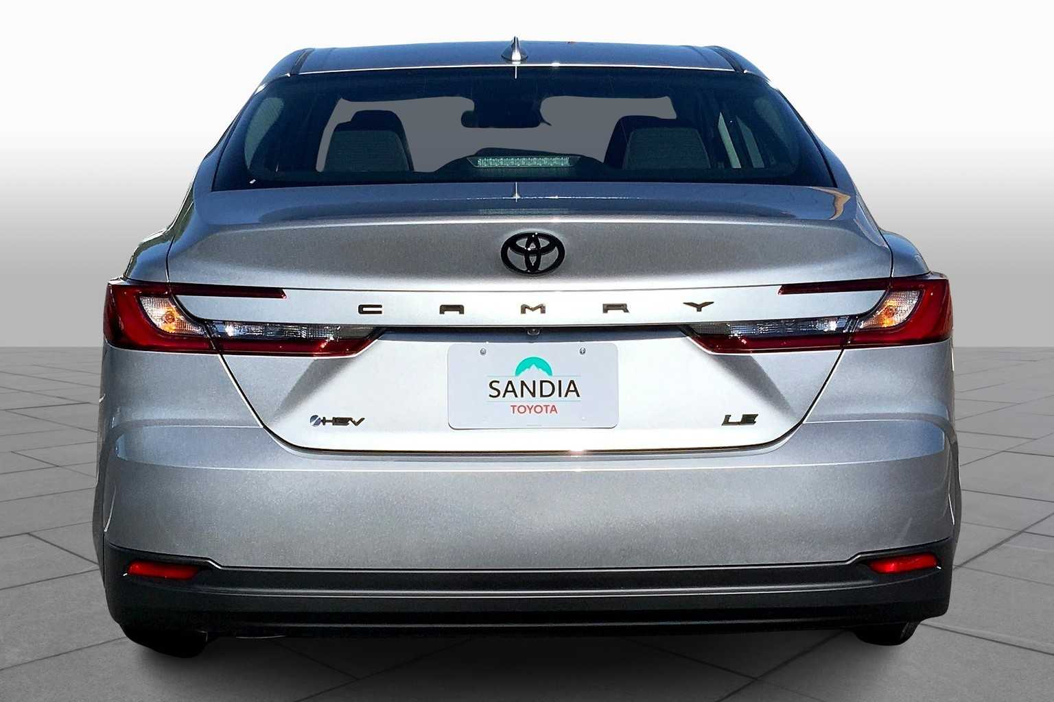 2025 Toyota Camry LE photo 4