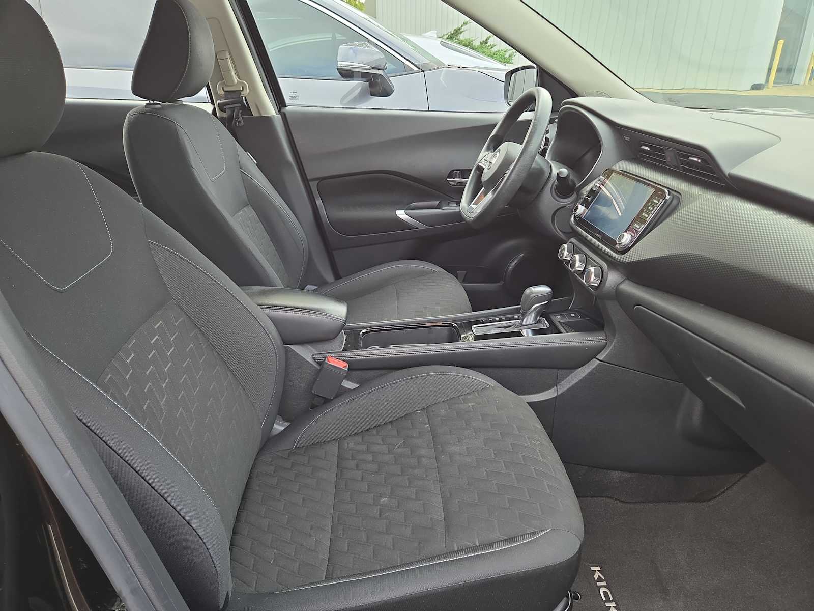 2023 Nissan Kicks SV photo 4