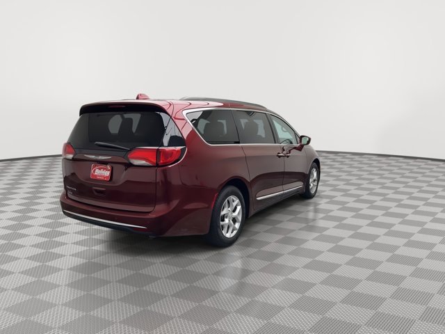 2017 Chrysler Pacifica Touring L photo 33