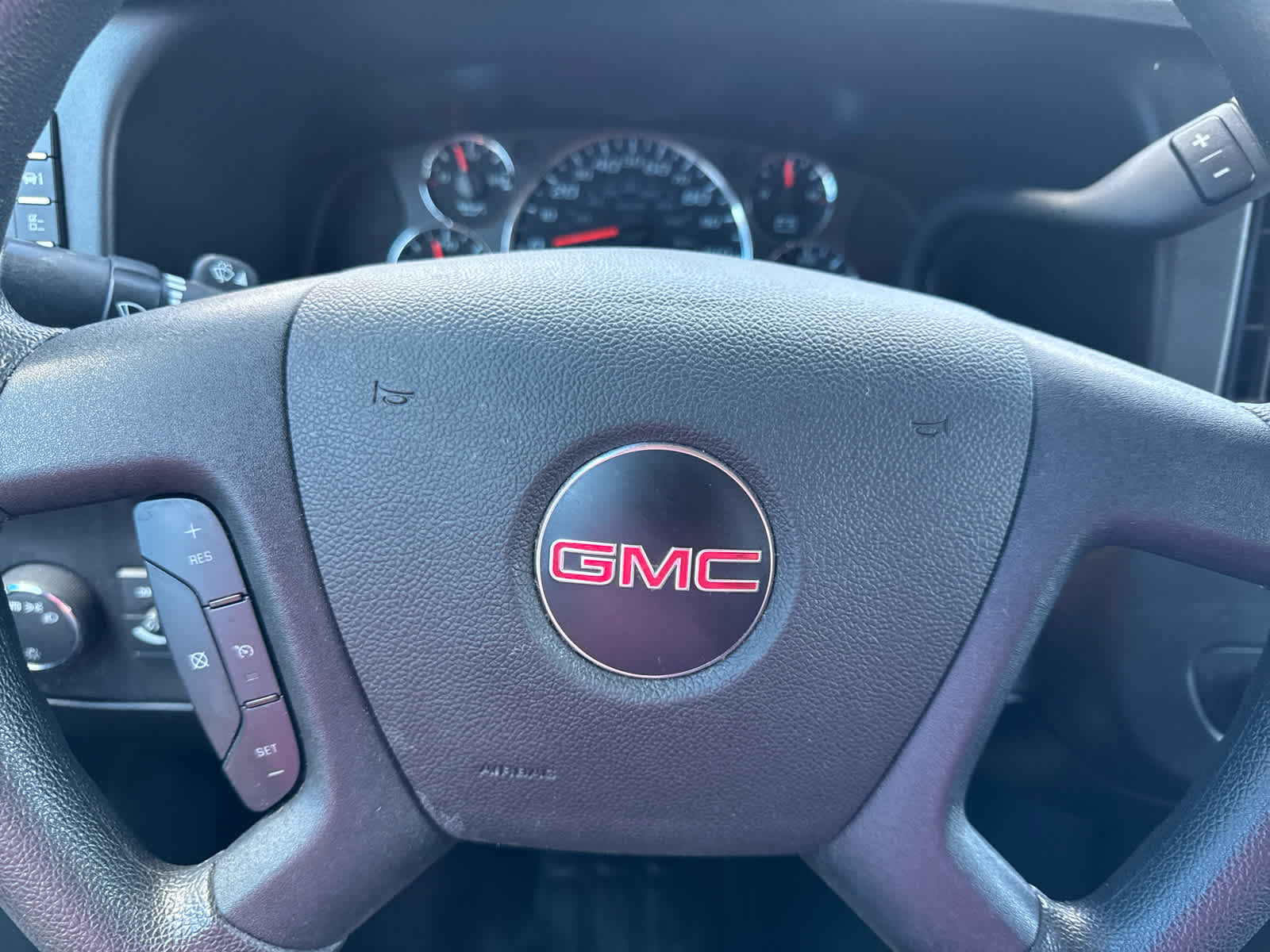 2024 Gmc Savana Cargo 2500 photo 20