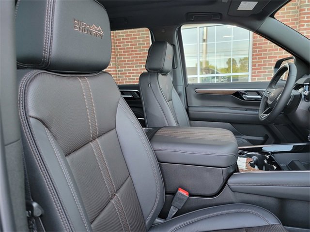 2025 Chevrolet Tahoe High Country photo 15
